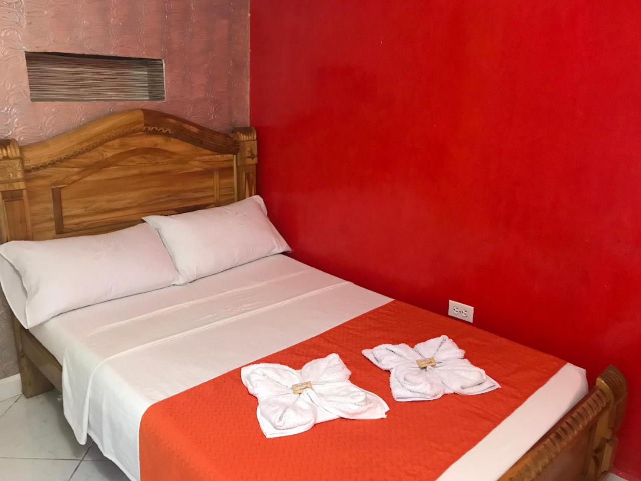 Hotel Las Guacamayas Guatapé Buitenkant foto