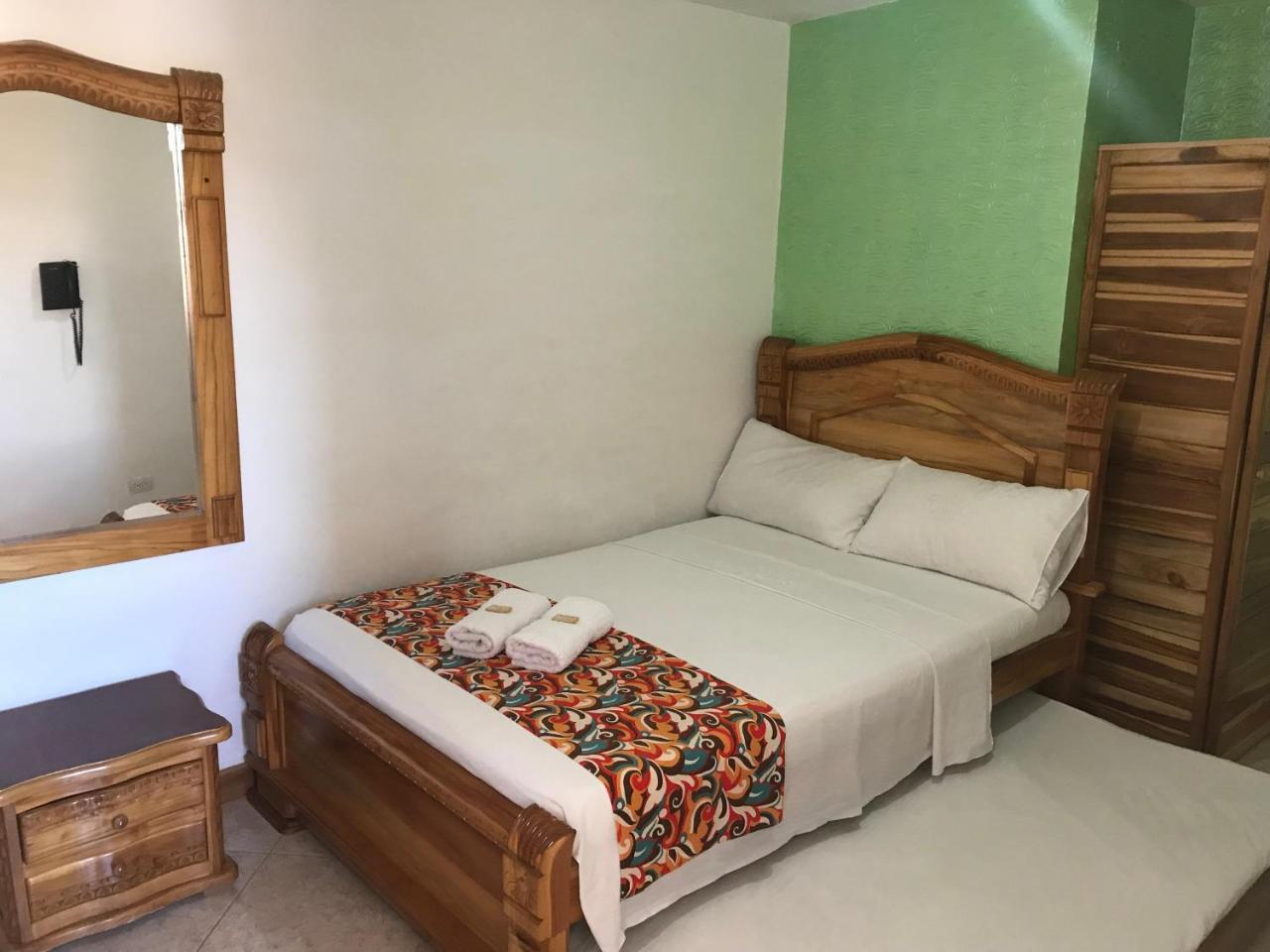 Hotel Las Guacamayas Guatapé Buitenkant foto
