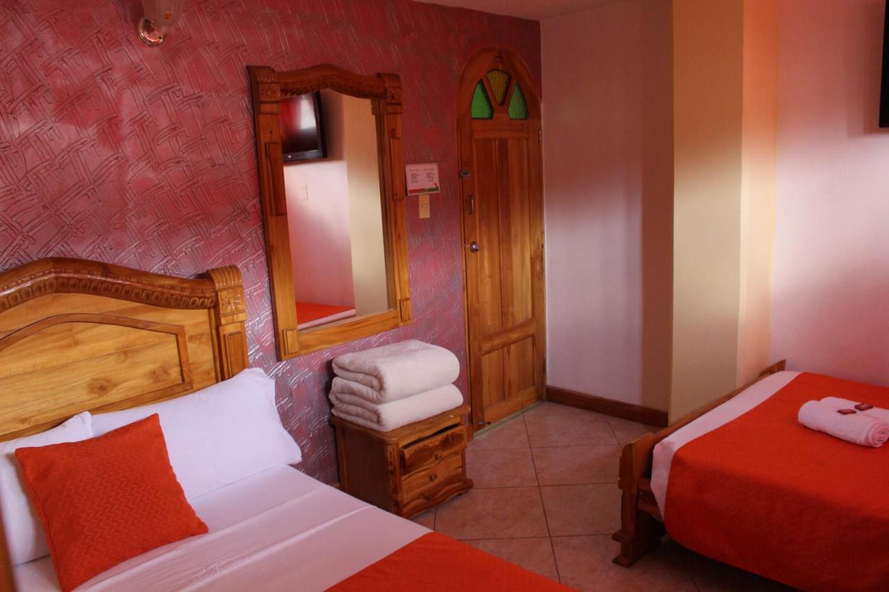 Hotel Las Guacamayas Guatapé Buitenkant foto