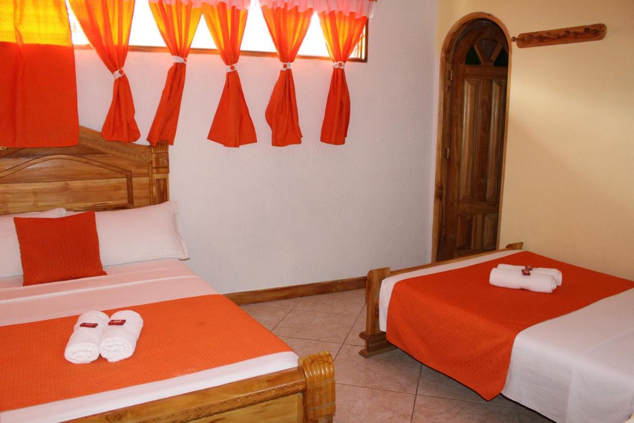 Hotel Las Guacamayas Guatapé Buitenkant foto